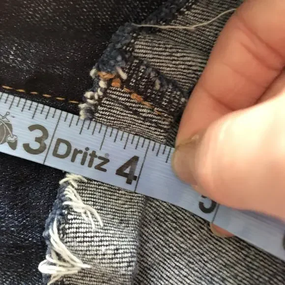 American Eagle Stretch Size 0 Dark Wash Denim Fringe Roll Cuff Jean Shorts - Picture 8 of 9